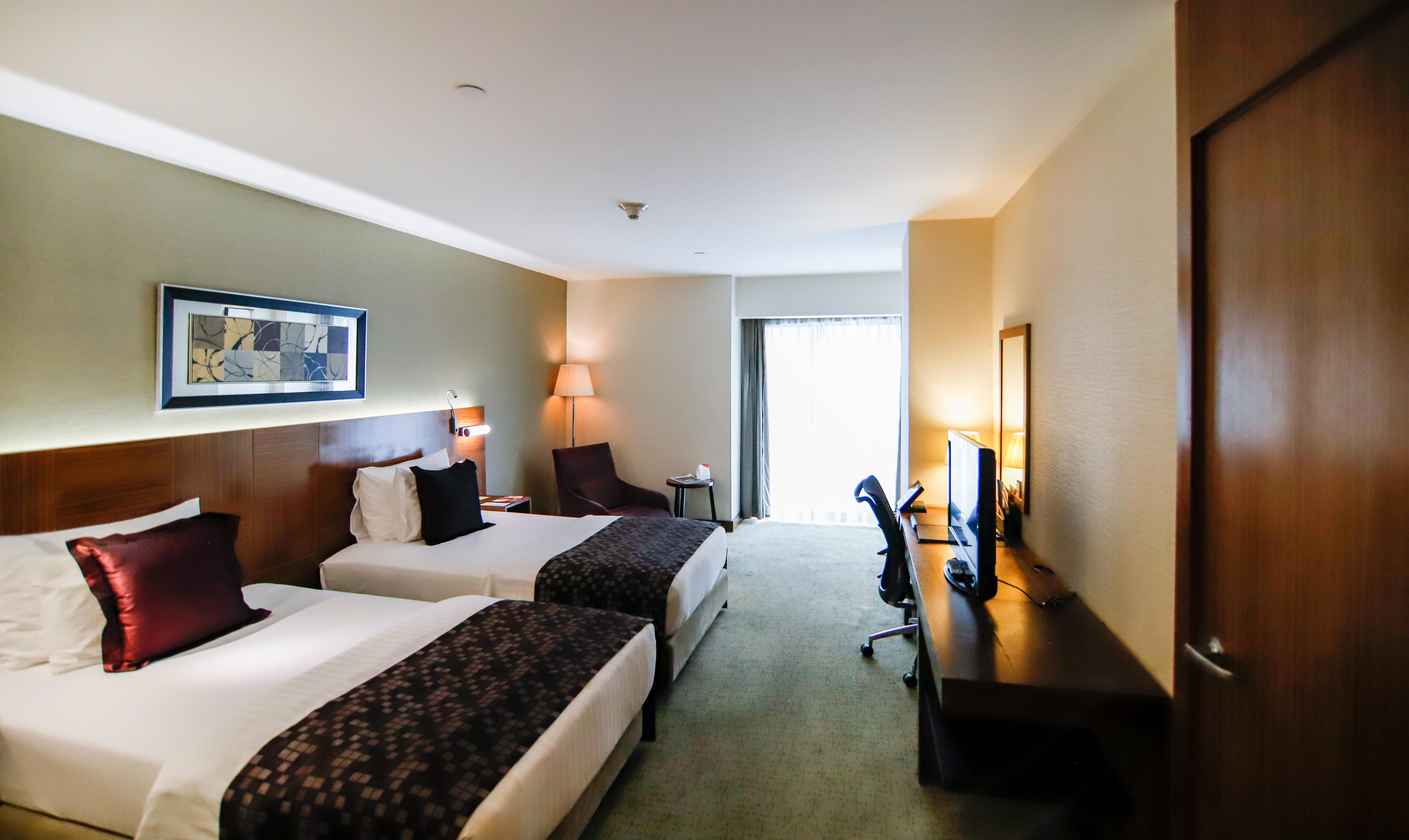 Crowne Plaza Istanbul Harbiye By Ihg Hotel Exterior photo A room at the hotel