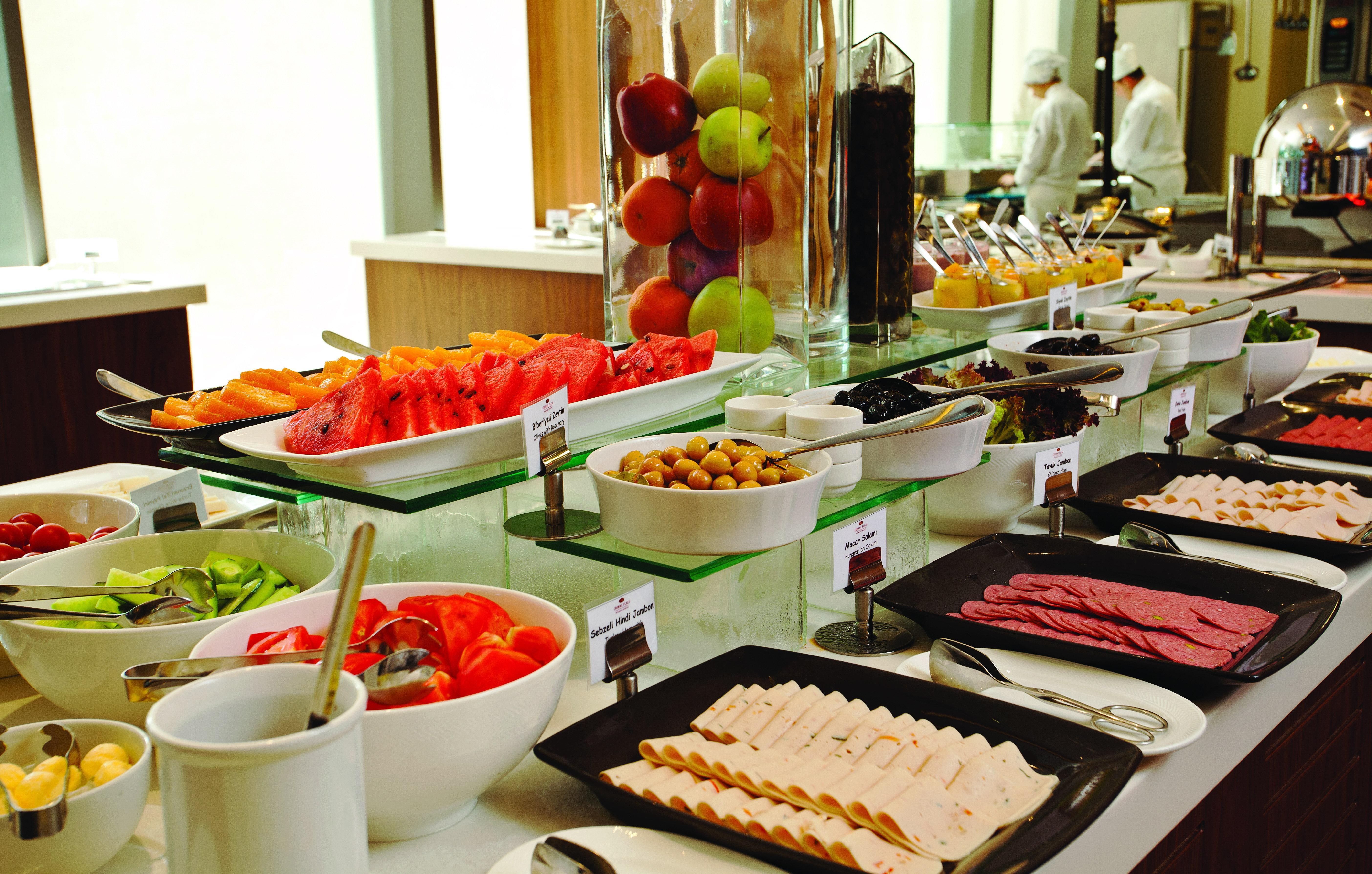 Crowne Plaza Istanbul Harbiye By Ihg Hotel Exterior photo A buffet at a hotel