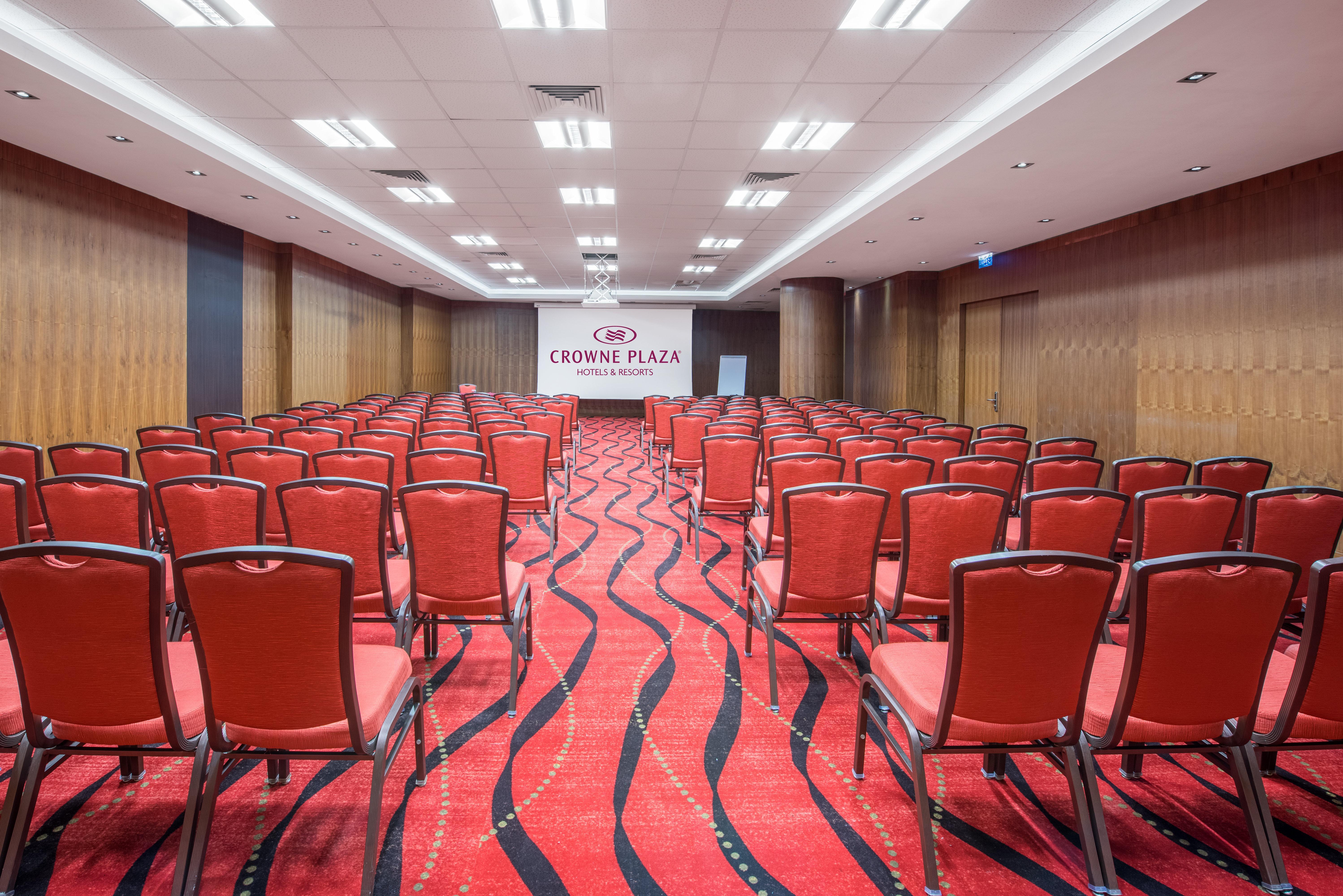 Crowne Plaza Istanbul Harbiye By Ihg Hotel Exterior photo Meeting room