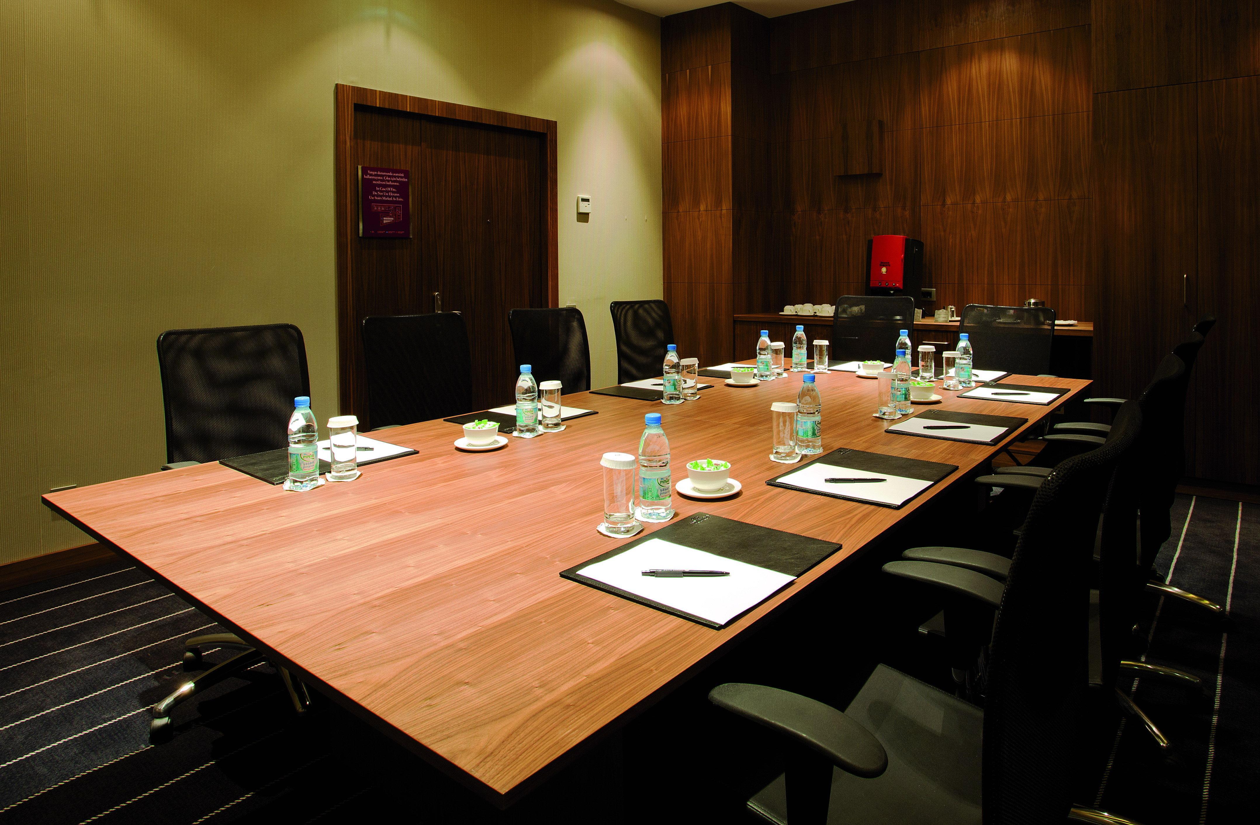 Crowne Plaza Istanbul Harbiye By Ihg Hotel Exterior photo A meeting room