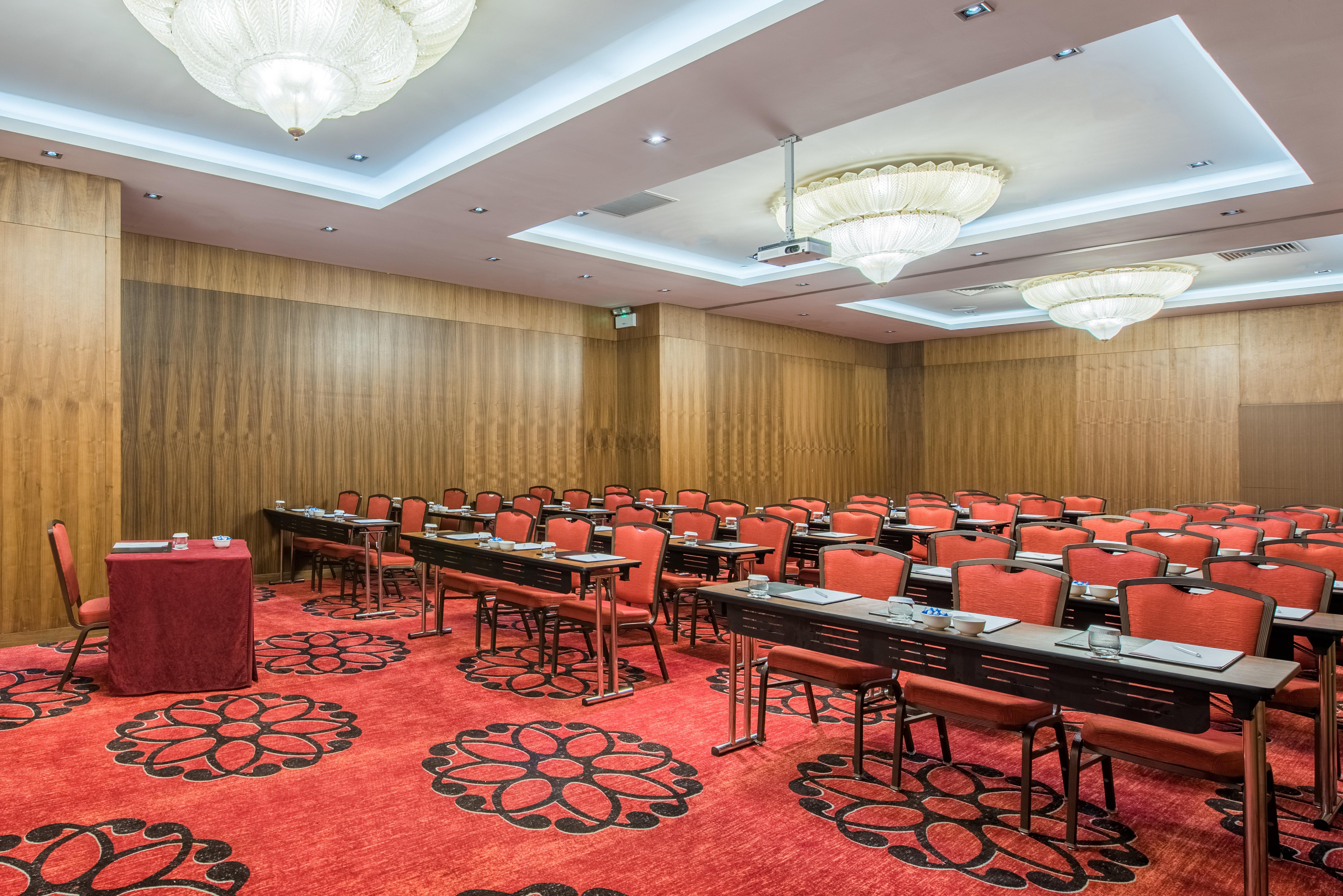 Crowne Plaza Istanbul Harbiye By Ihg Hotel Exterior photo Meeting room