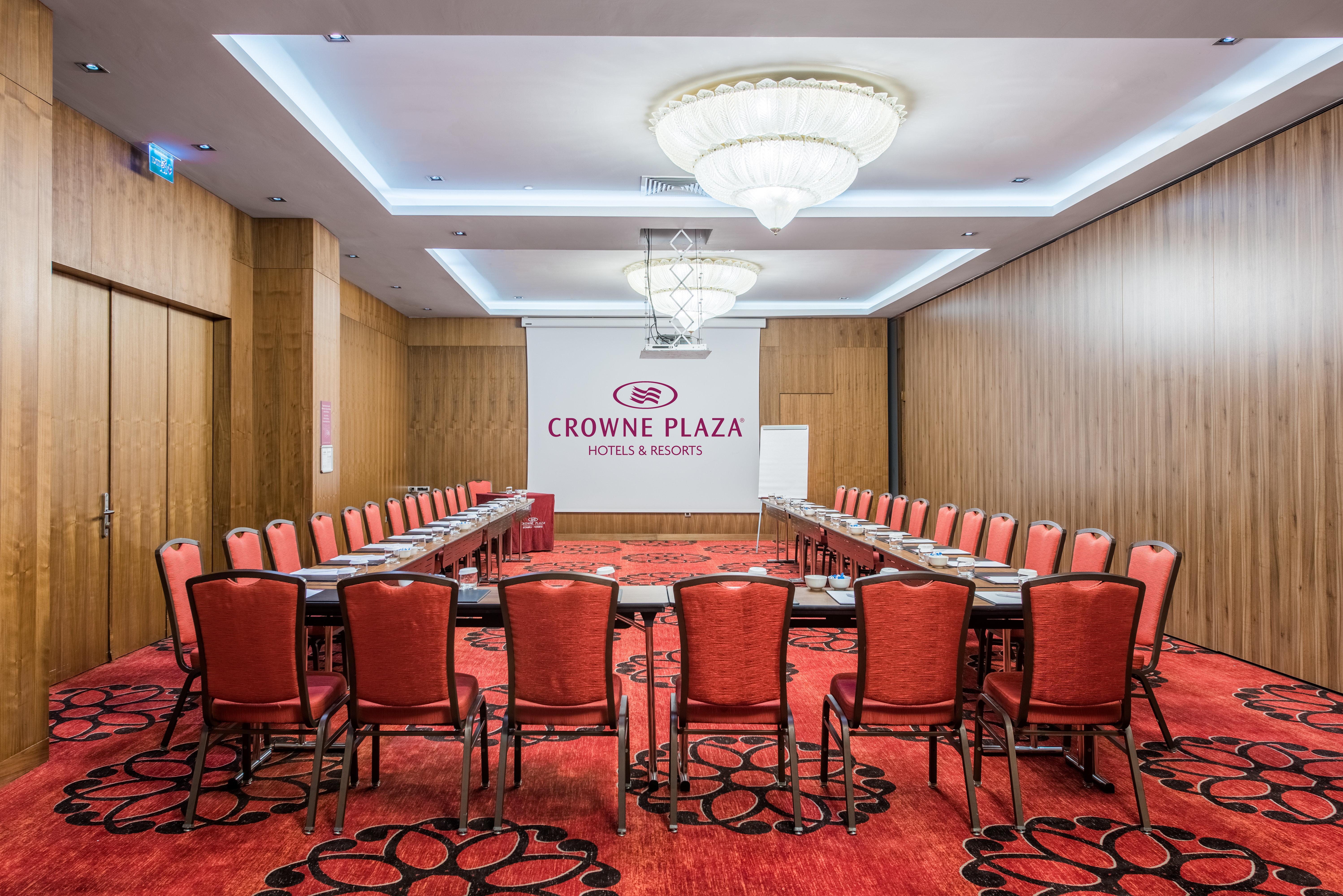 Crowne Plaza Istanbul Harbiye By Ihg Hotel Exterior photo Meeting room
