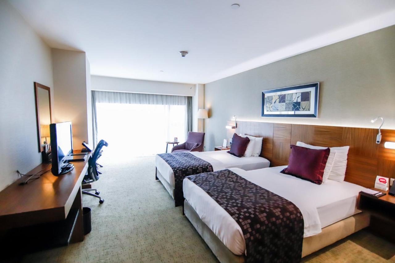 Crowne Plaza Istanbul Harbiye By Ihg Hotel Exterior photo A room at the hotel