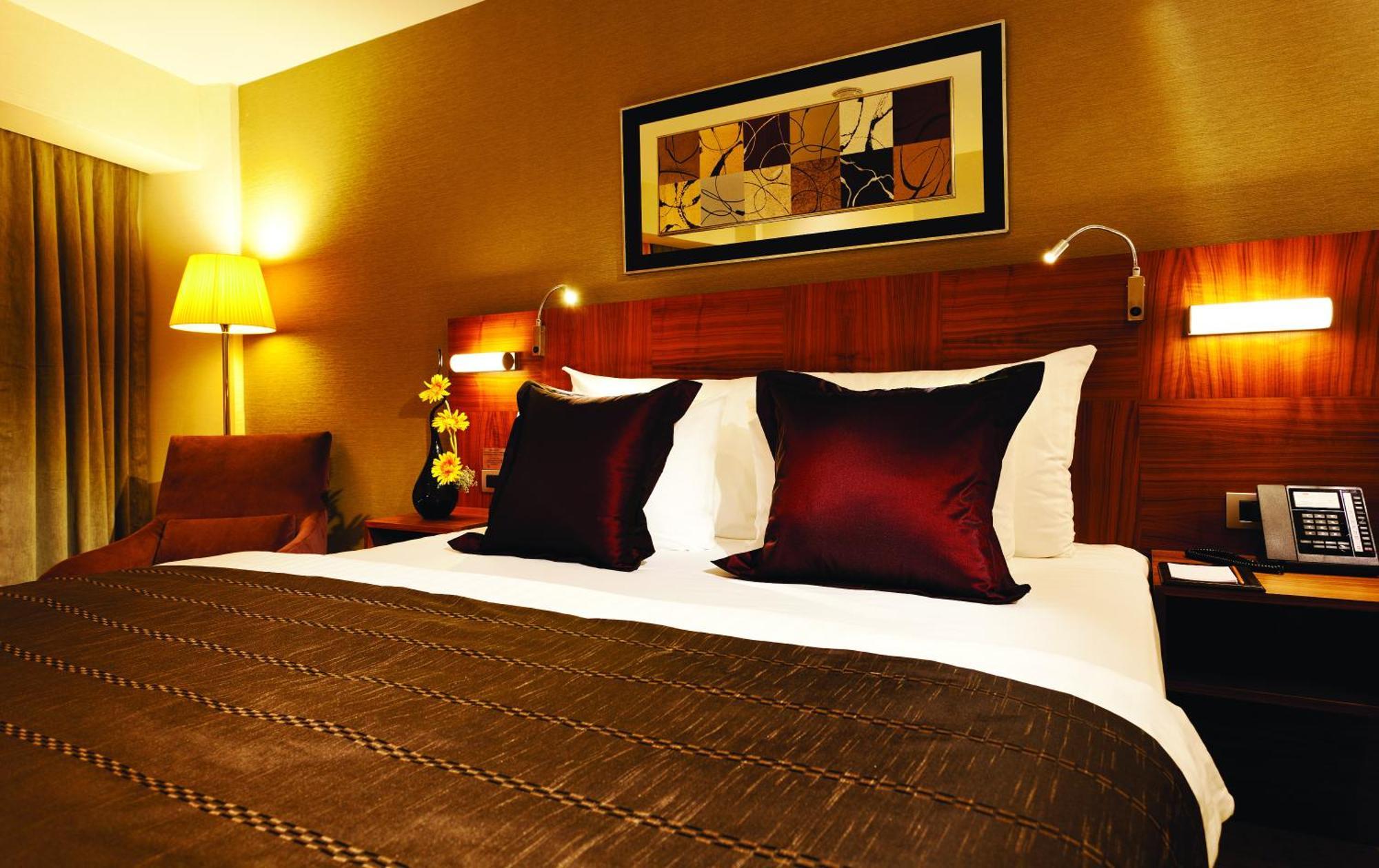 Crowne Plaza Istanbul Harbiye By Ihg Hotel Exterior photo