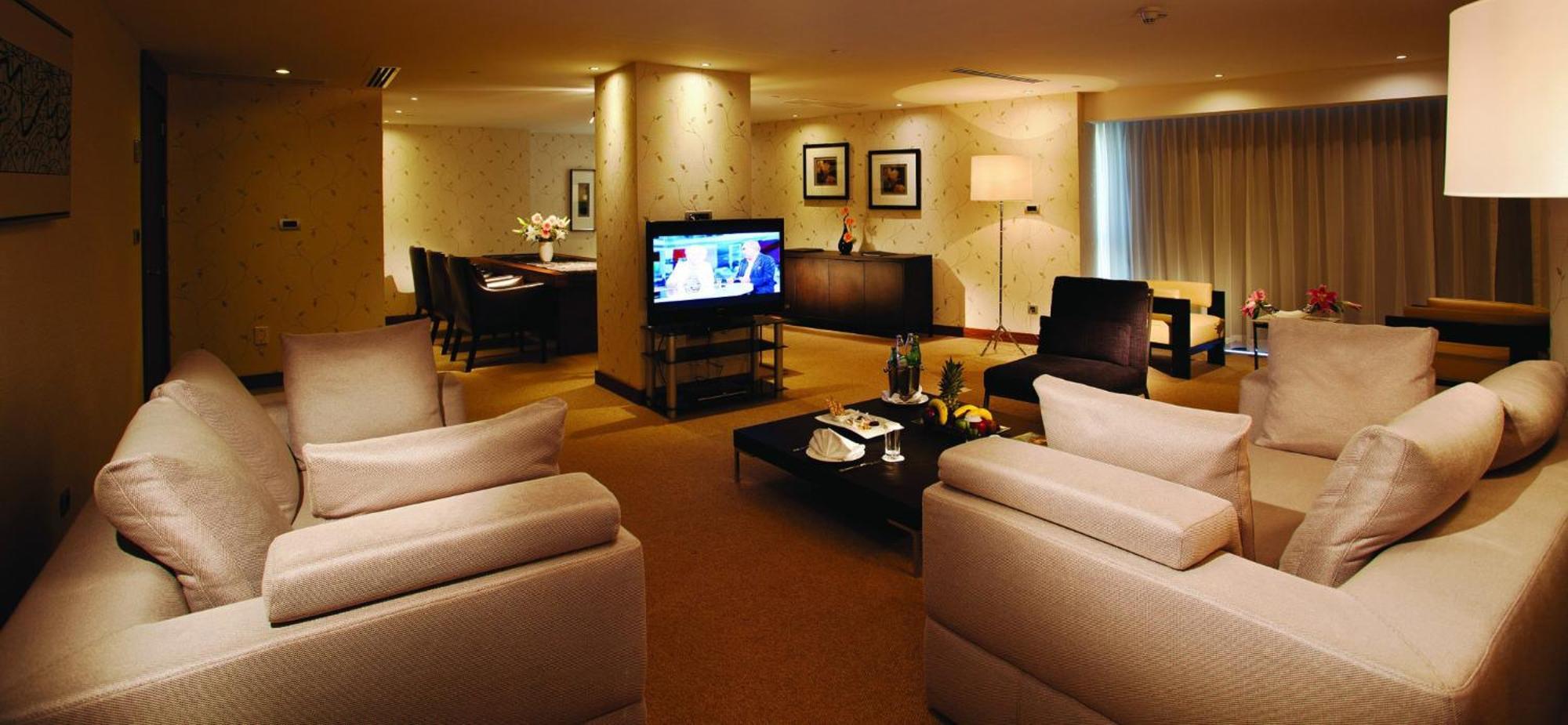 Crowne Plaza Istanbul Harbiye By Ihg Hotel Exterior photo A suite at the Mandarin Oriental, Hong Kong